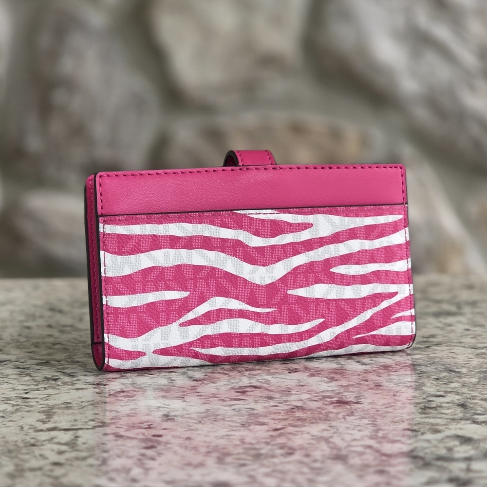Michael Kors Greenwich Bifold Medium Wallet - Picture 2 of 6